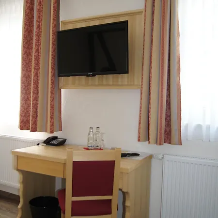 Hotel Schoenau 3*