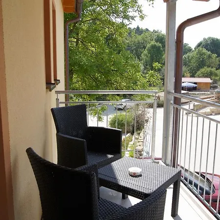 舍瑙酒店 Heilsbronn